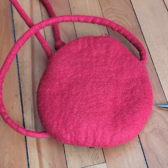 Tibetan Wool Red and Black Ladybug Crossbody Bag Zipper Closure - Picture 4 of 5